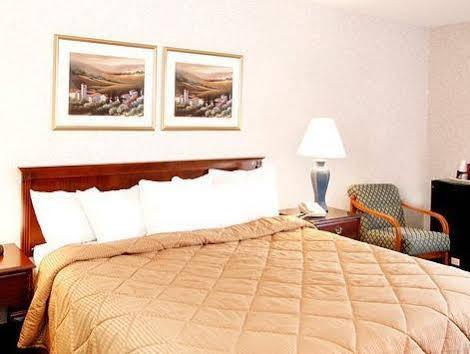 The At Hotel Abingdon