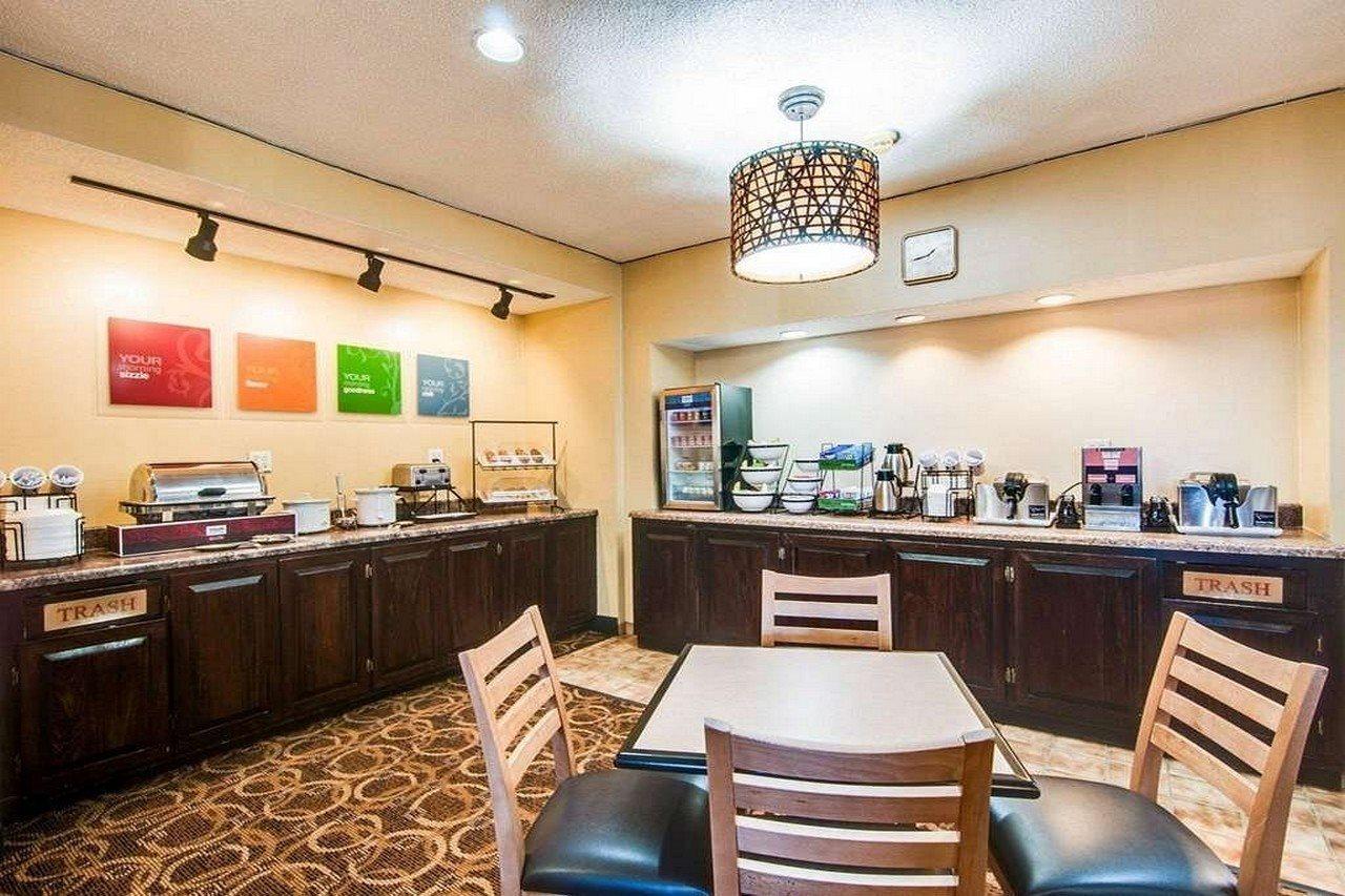 Hotel The At 3*