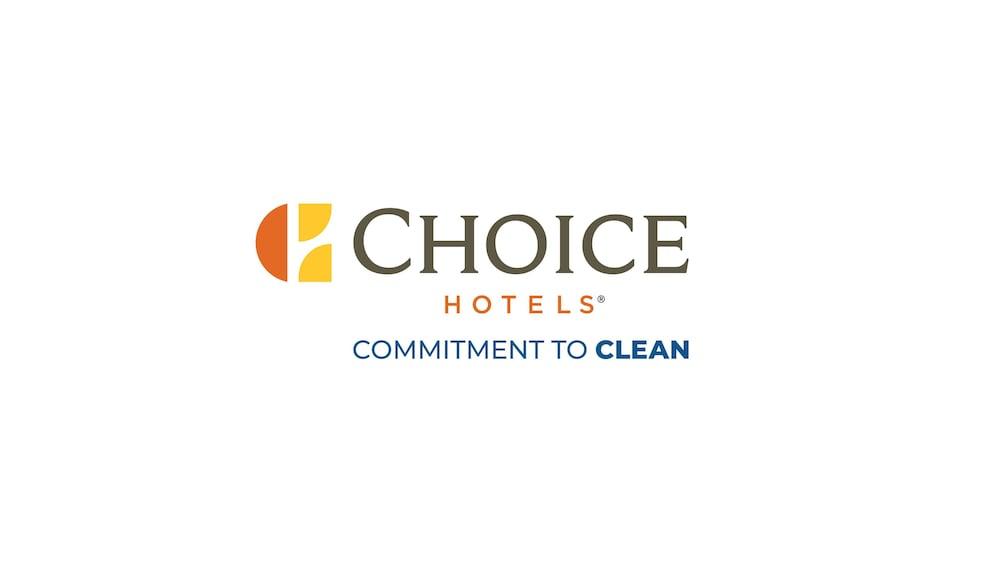 Hotel The At