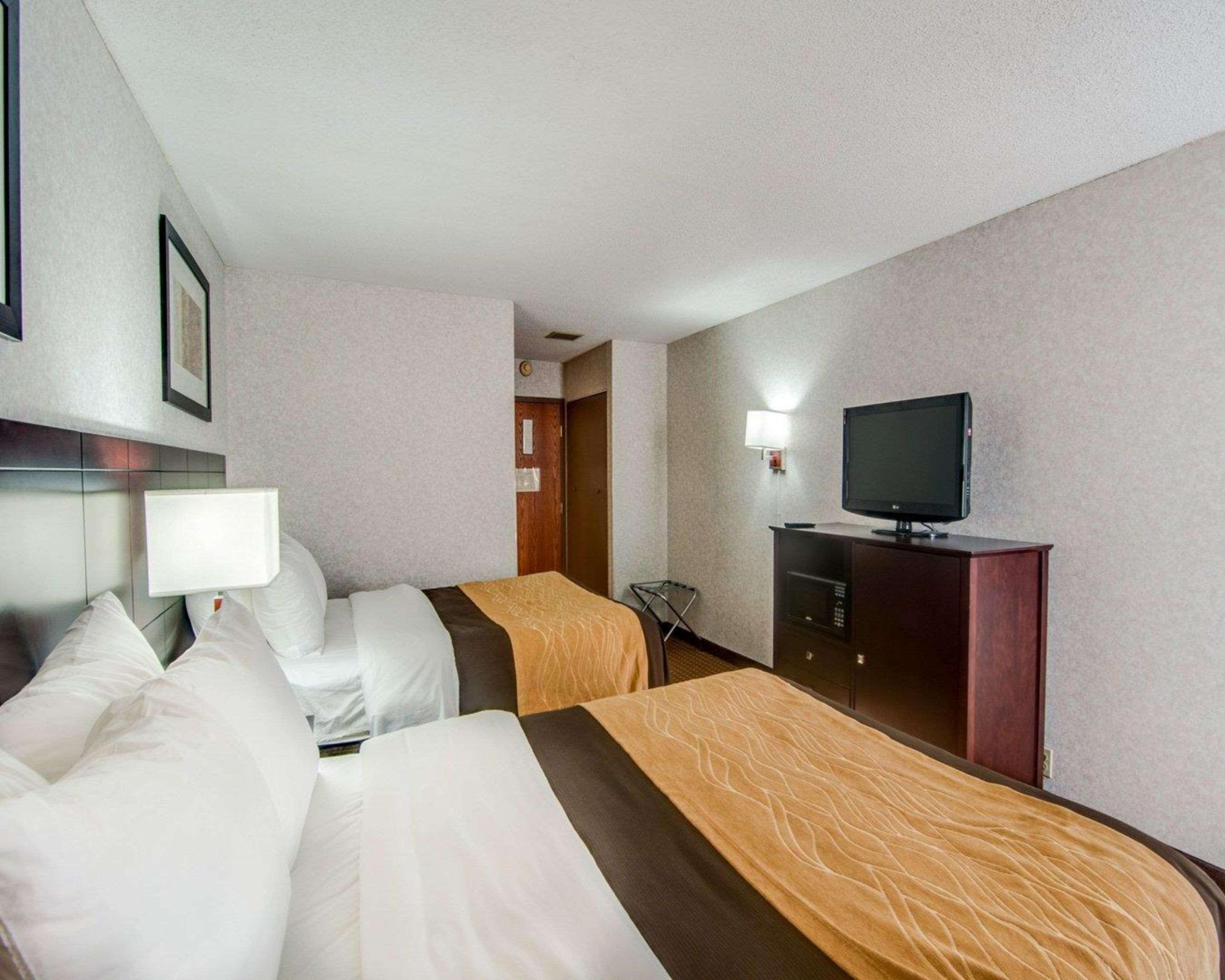 The At Hotel