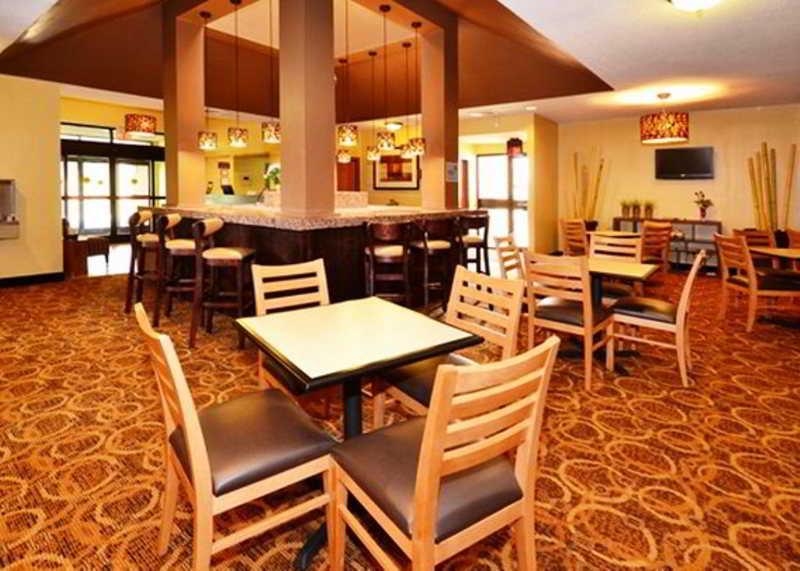 The At Hotel 3*