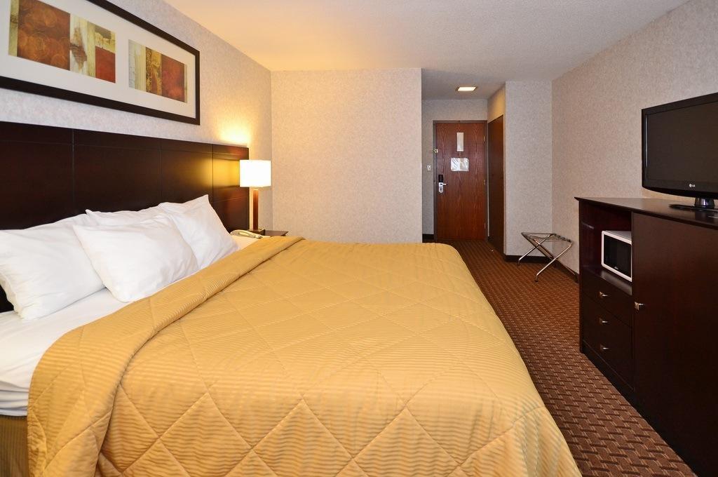 The At Hotel 3*