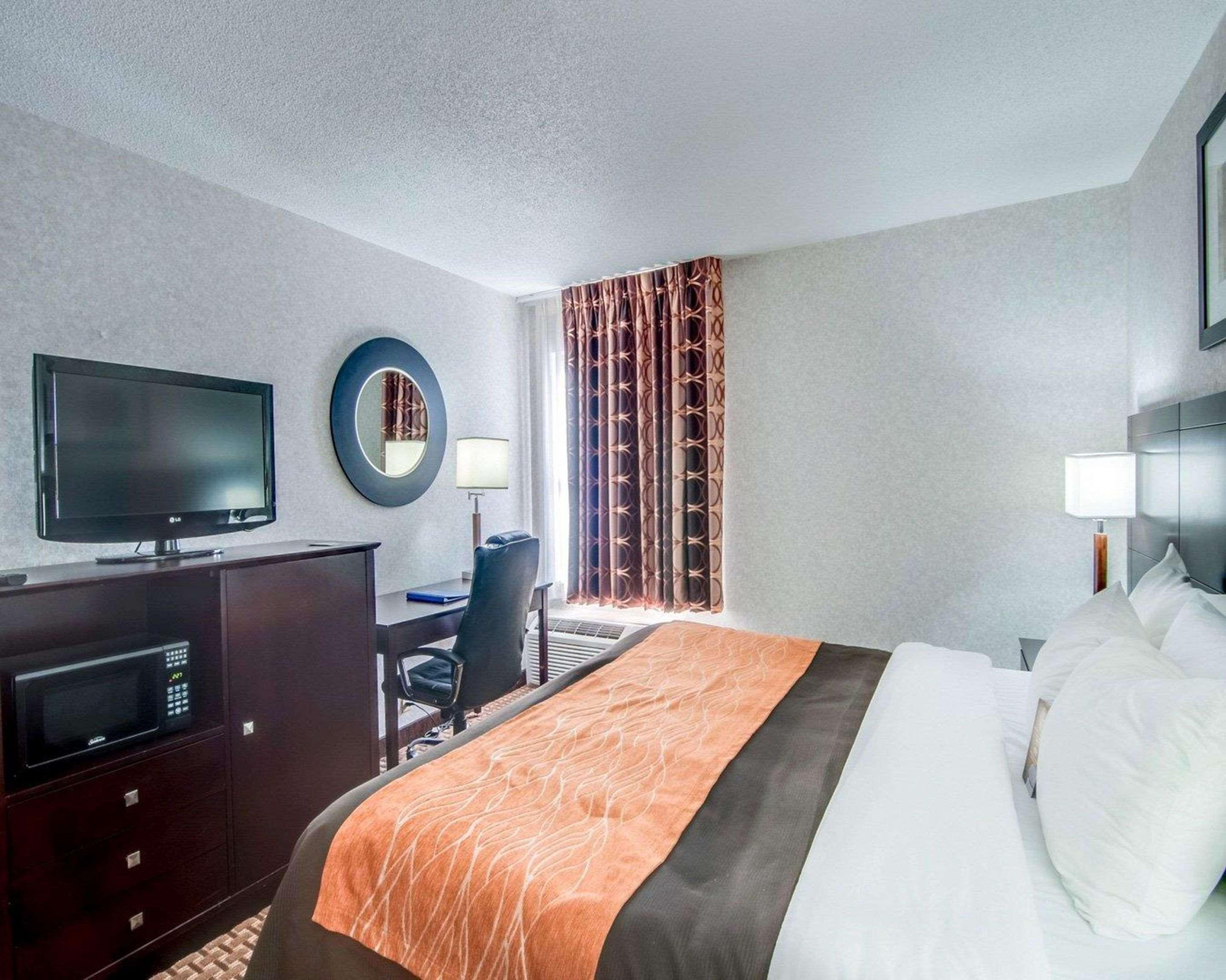The At Hotel