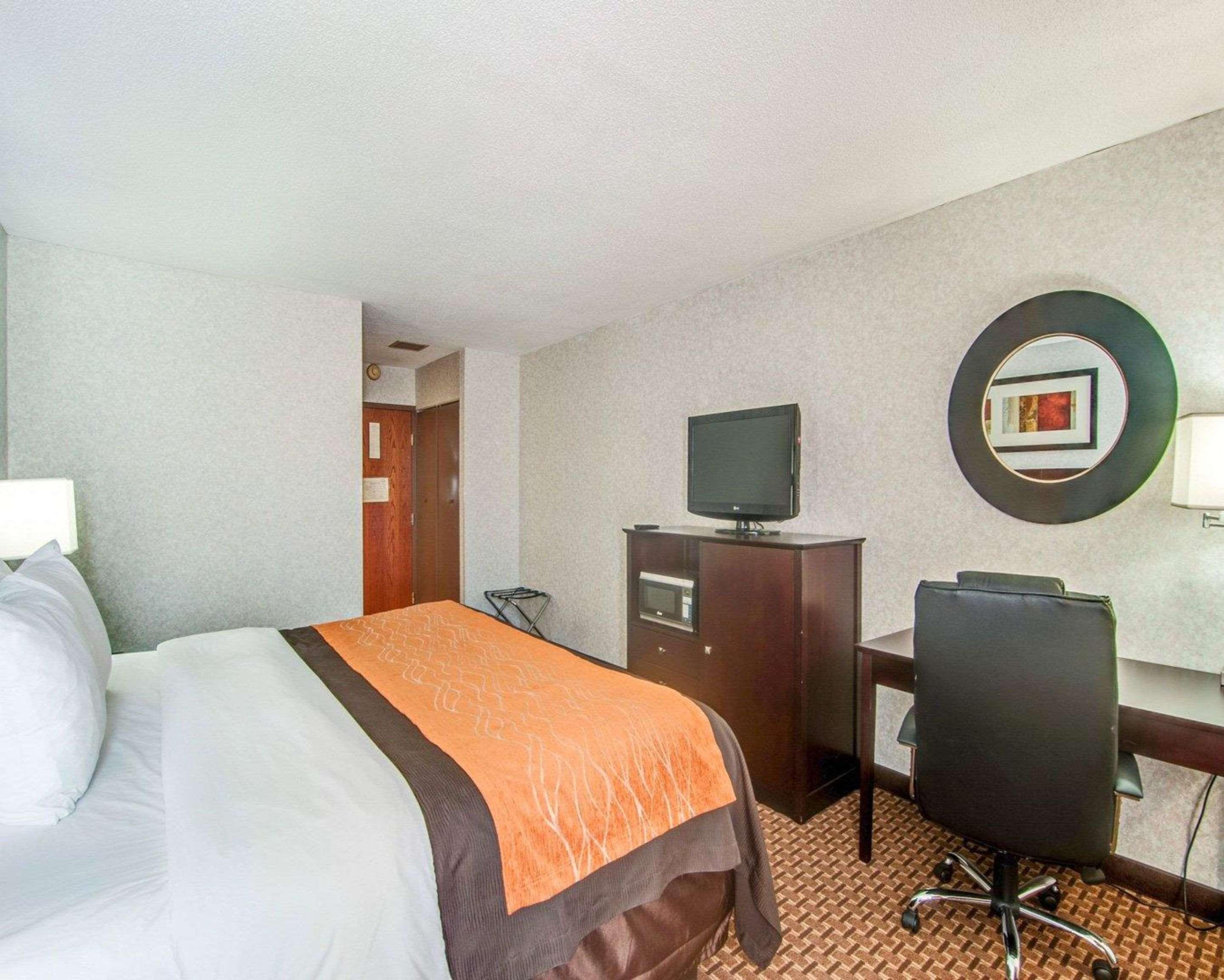 Hotel The At 3*